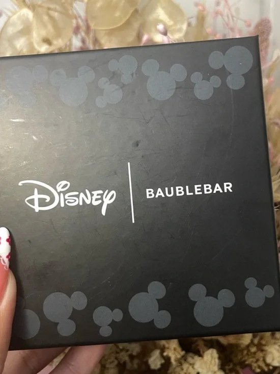 NEW IN BOX Disney BaubleBar Daisy Duck Sparkling Princess Earrings - Picture 3 of 3